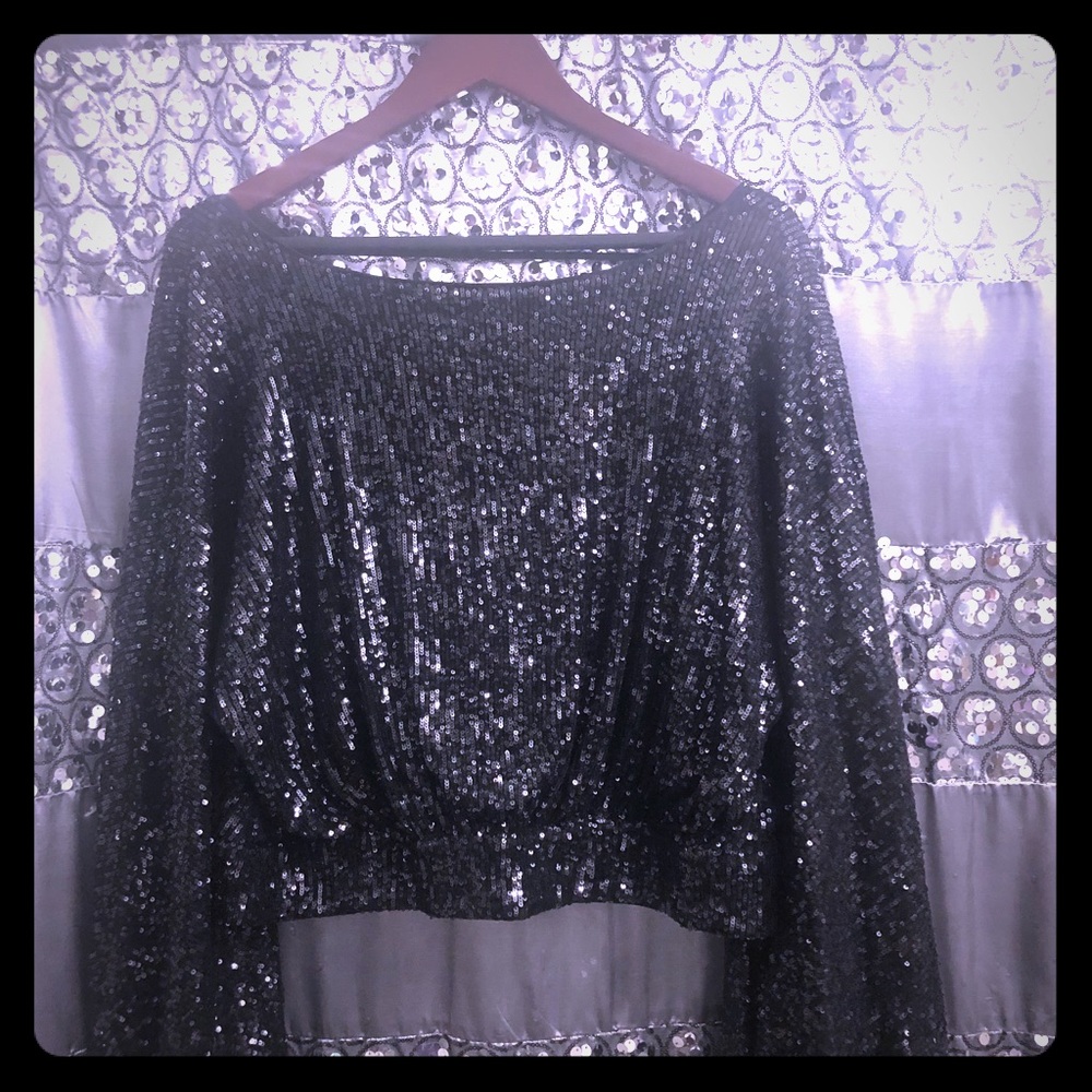 Beautiful sequin crop top with open back - Picture 1 of 2